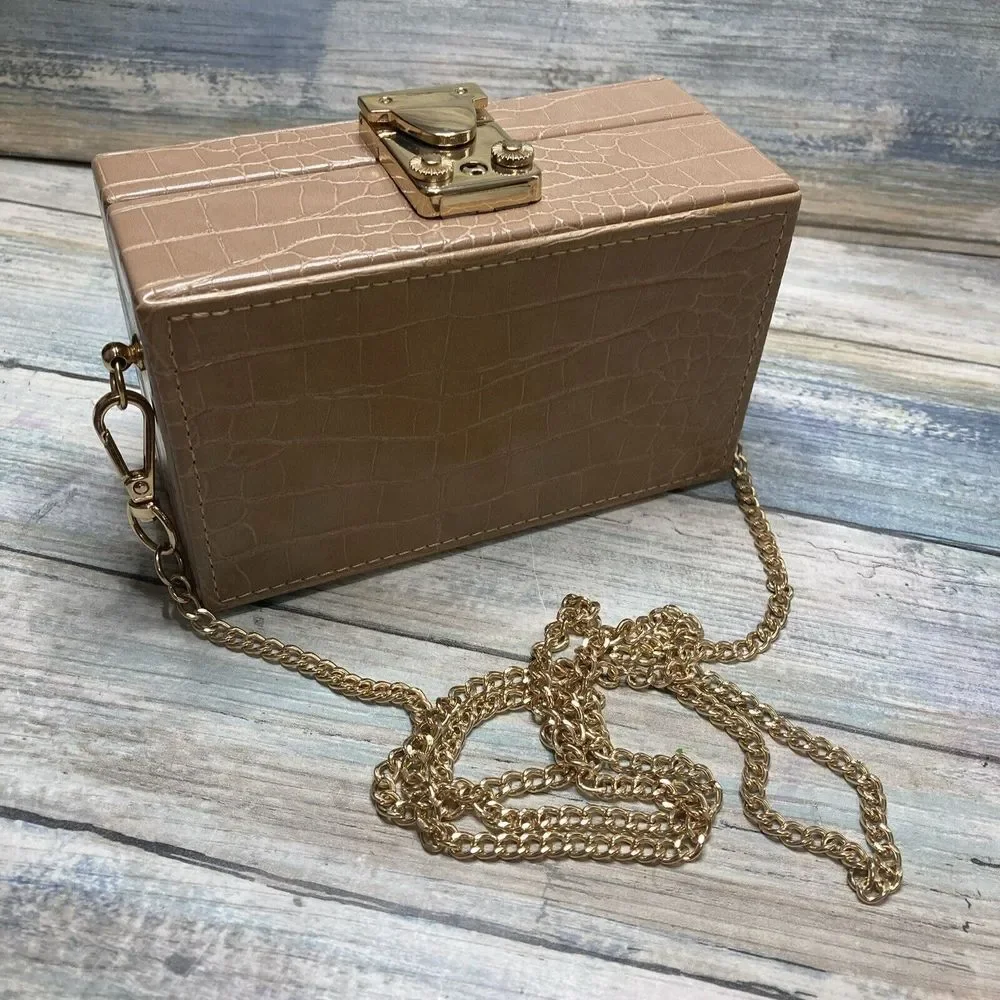 Vegan Leather Clutch Box Bag Tan Crocodile Faux Gold Tone Crossbody‎ Chain NWOT
